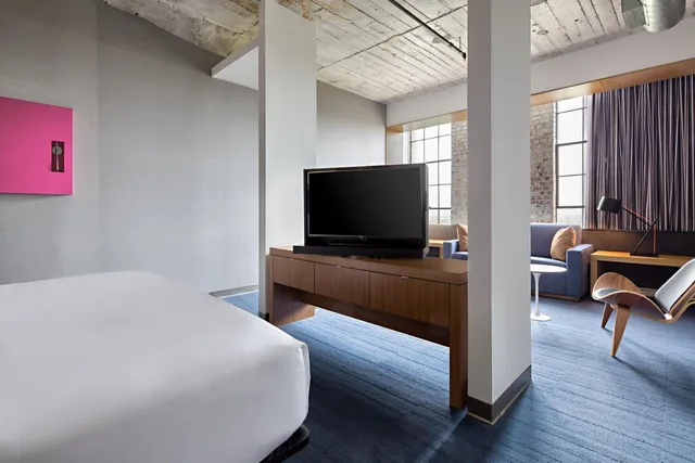 Savvy, Suite, King Bed, Sofa، Aloft Dallas Downtown 4/7