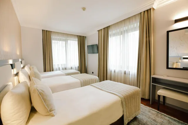 غرفة ثلاثية بثلاثة أسرّة، Marble Hotel Istanbul 1/8
