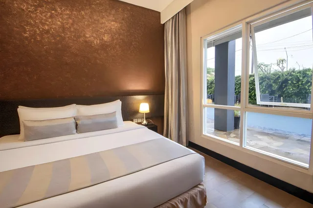 غرفة ديلوكس بسرير كوين، Solaris Hotel Malang 1/2