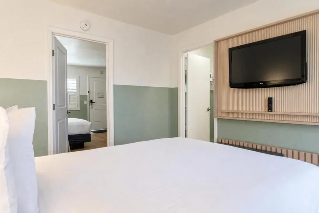 1 Bedroom, Suite, 2 Queen Beds, Stargazer Inn And Suites 6/10