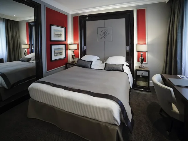 غرفة كلاسيكية بسرير كوين بإطلالة على المدينة، Park Hotel Grenoble - Handwritten Collection 2/4