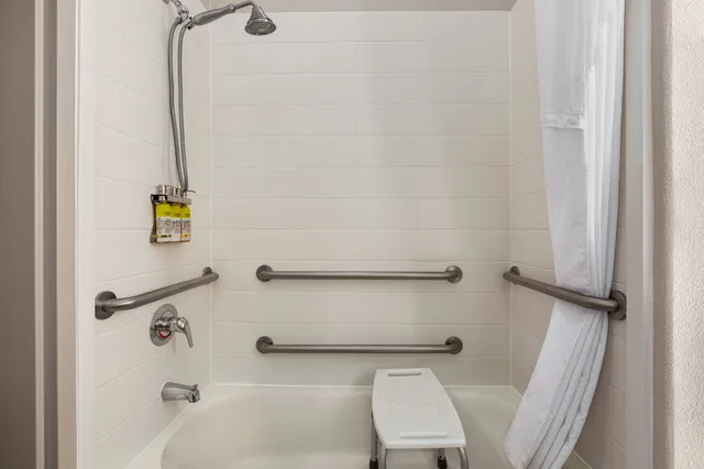 جناح بسرير كينج مع أريكة لذوي الإعاقة، Holiday Inn Express Hotel Suites San Antonio Nw Medical Area 3/4