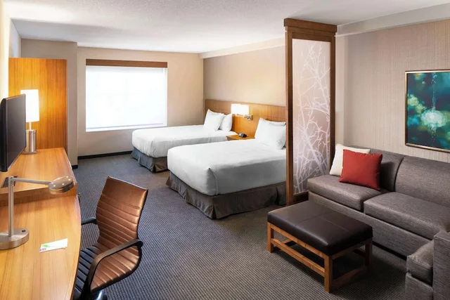 Specialty, 2 Queen Beds, Sofa، Hyatt Place Sumter/Downtown 2/5