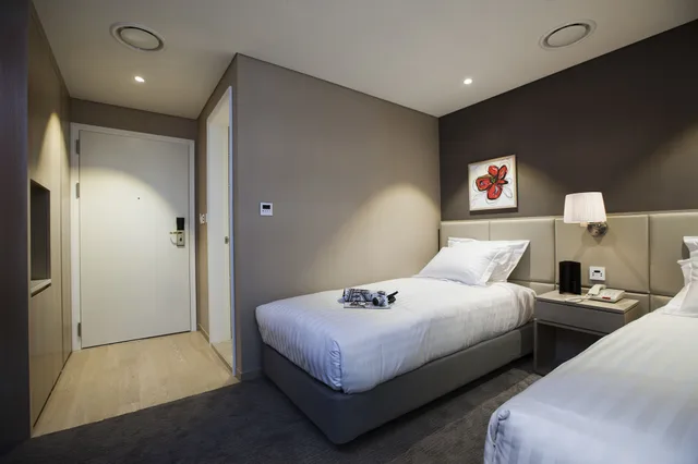 غرفة قياسية بسريرين منفصلين، The Grand Hotel Myeongdong 2/3