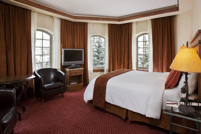 Tower, Premium, King Bed, Mountain View، Tivoli Lodge 1/3