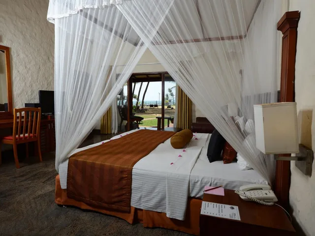 Deluxe, Suite, King Bed, Garden View, Siddhalepa Ayurveda Health Resort 9/10