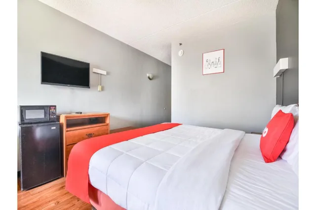 غرفة قياسية بسرير مزدوج، OYO Townhouse Inn Jacksonville near Little Rock Air Force Base 3/5