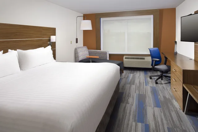 Standard, Queen Bed, Holiday Inn Express And Suites Altoona I 99 1/9