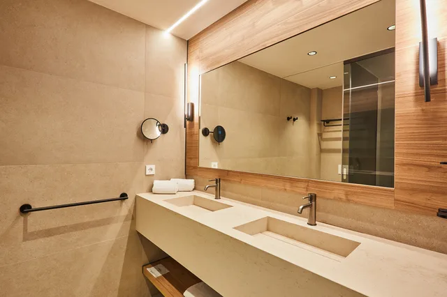 غرفة ديلوكس بسرير مزدوج أو سريرين منفصلين، Hotel Silken Platja d'Aro 3/4