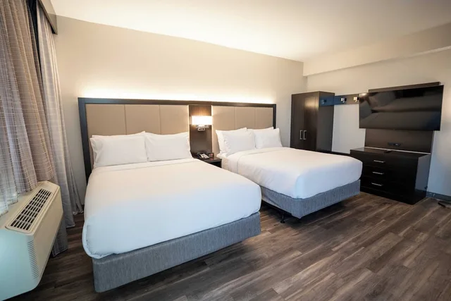 Standard, 2 Queen Beds, City Skyline View, Pet Friendly، Holiday Inn Express Long Island City E New York, an IHG Hotel 3/5
