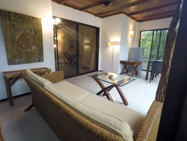 بنغل بريميوم بسرير كينج بإطلالة على الجبل، Lodge Margouillat 2/4