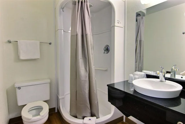 غرفة ديلوكس رباعية، Motel6 Kingsville, TX 7/8