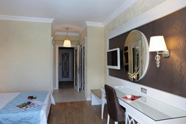 Room, Land View، Ocean Blue High Class Hotel 5/5