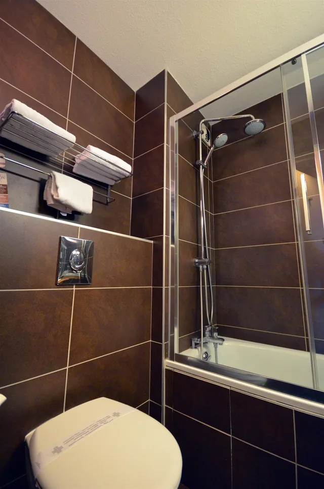 غرفة قياسية بسريرين منفصلين، KYRIAD DIJON EST - MIRANDE 9/9