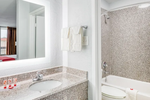 غرفة مفردة بسرير كينج، Hotel elev8 4/5
