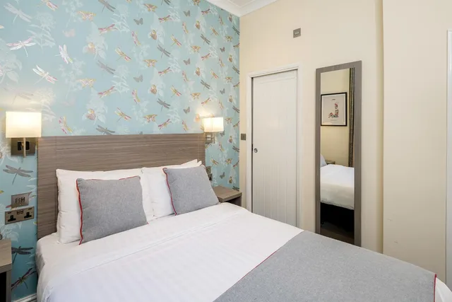 غرفة قياسية بسرير كينج، OYO Bakers Hotel London Victoria 4/9