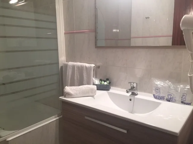 غرفة قياسية بسريرين منفصلين، Hotel Llansola 6/6