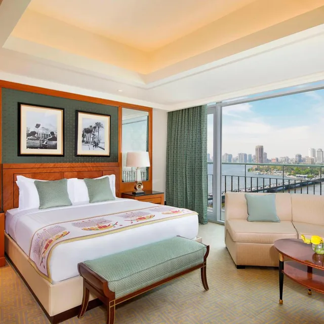 جناح رئاسي بسرير كينج بإطلالة على النهر مع دخول صالة النادي، The Nile Ritz-Carlton, Cairo 1/2