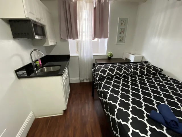 Private, 1 Double and 1 Single Bed, Shared Bathroom، The Grand Nyc 2/4