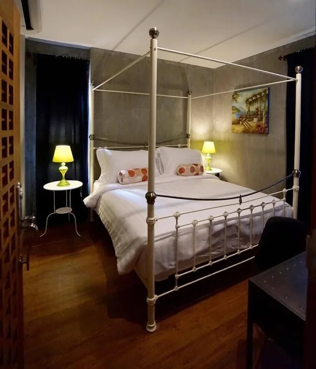 جناح غراند بسرير كينج وسريرين منفصلين بغرفتي نوم بحوض استحمام، House Of Passion Amphawa 1/5