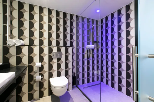 غرفة قياسية بسريرين منفصلين، Leonardo Hotel Rotterdam Savoy 4/4
