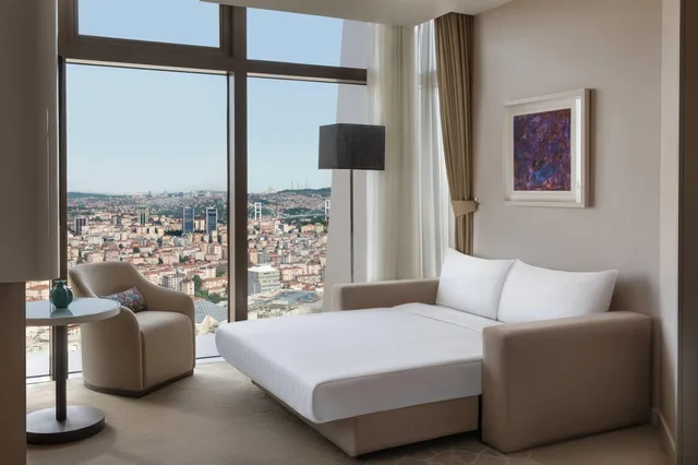 Executive, Suite, King Bed, Istanbul Marriott Hotel Sisli 2/6