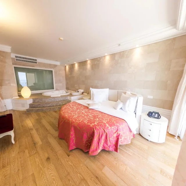 Deluxe, Suite, Splendid Conference Spa Resort 4/10