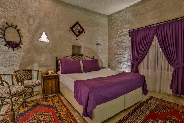 Cave, Double Bed، Hidden Cave 2/10