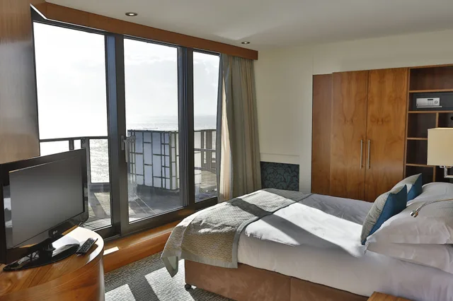 غرفة بريميوم مفردة، The View Hotel 4/11