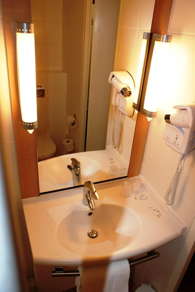 غرفة بسرير مزدوج مع سرير إضافي، Ibis Brussels Expo Atomium 6/7