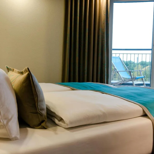 غرفة بسرير مزدوج بشرفة، Hotel Motel One Berlin-Bellevue 2/4