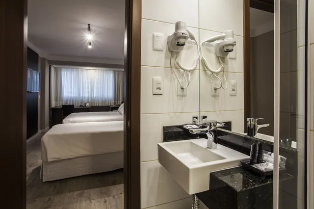غرفة ثلاثية بسرير كوين وسرير فردي، Hotel Santa Inn 9/9