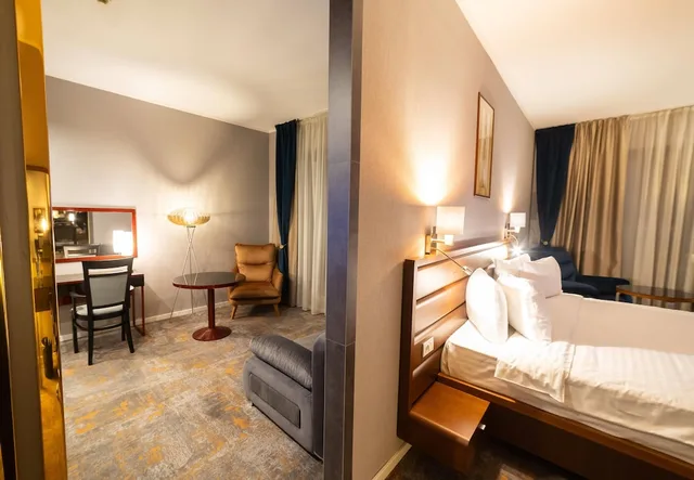 Premium, Deluxe, Executive, Suite, King Bed, Belle View، Wyndham Cluj 2/5