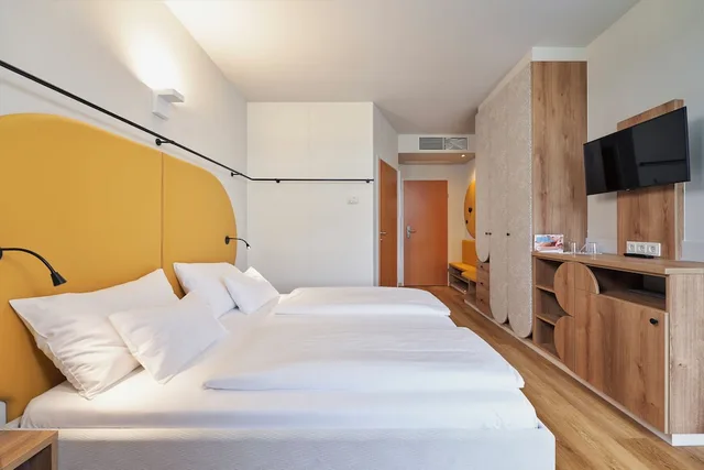 2 Bedrooms, Family, H2O Hotel-Therme-Resort 4/6