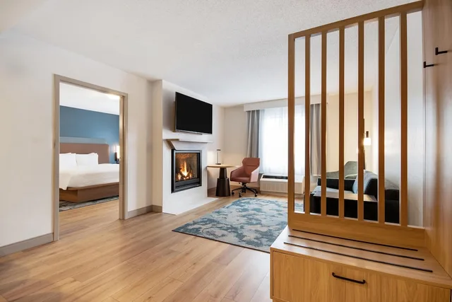 Suite, King Bed, Sofa, Kitchenette, Hampton Inn Rutland 3/5