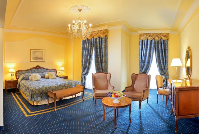 Junior Suite, Double Bed, Trieste Victoria 4/5