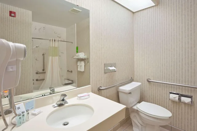 Study, King Bed, Sofa، Hampton Inn North Sioux City 4/6