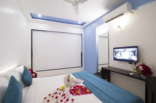 غرفة تنفيذية بسرير كينج مع أريكة، Hotel City Point 2/3