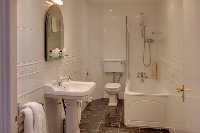 جناح بسرير كينج، Bestwood Lodge Hotel 4/4