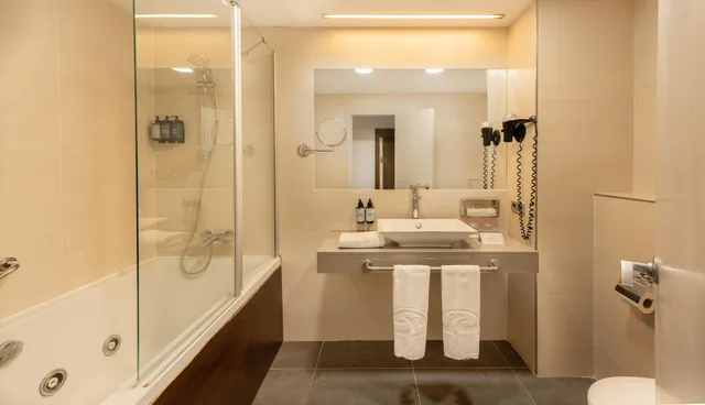 جناح، Palladium Hotel Cala Llonga - Adults Only 8/10
