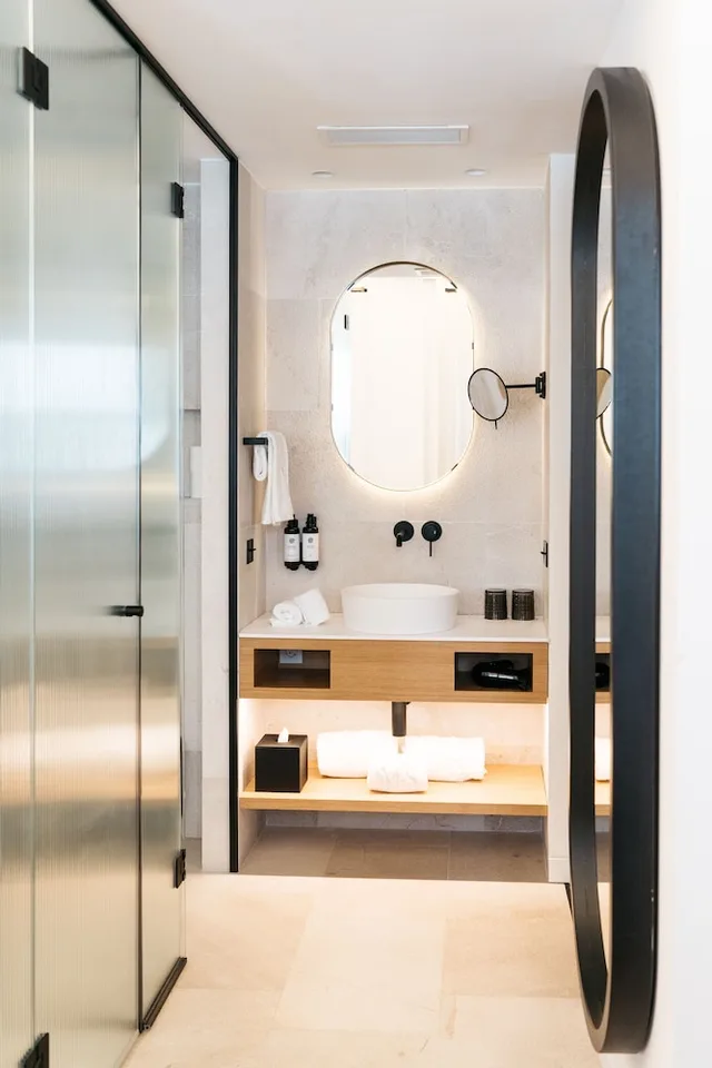 غرفة متصلة عائلية رباعية بسرير كوين بغرفتي نوم، Boutique Hotel Petit Montision 4/4