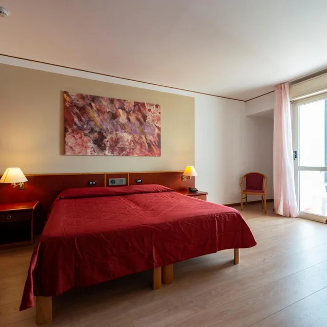 غرفة ثلاثية، Torre Normanna 6/6