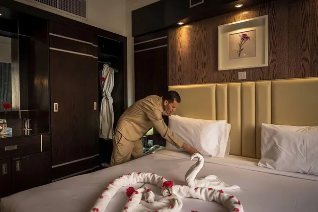 غرفة قياسية بسرير كينج، Kuwait Continental Hotel 3/5