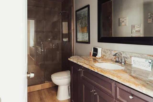 Family Suite, Dixie, 2 Bathrooms, The Dixie Hollywood 8/10