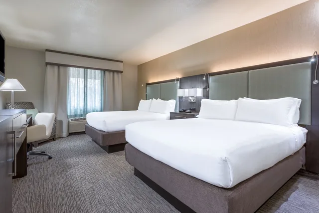 غرفة قياسية بسرير فردي، HOLIDAY INN AUBURN 2/3
