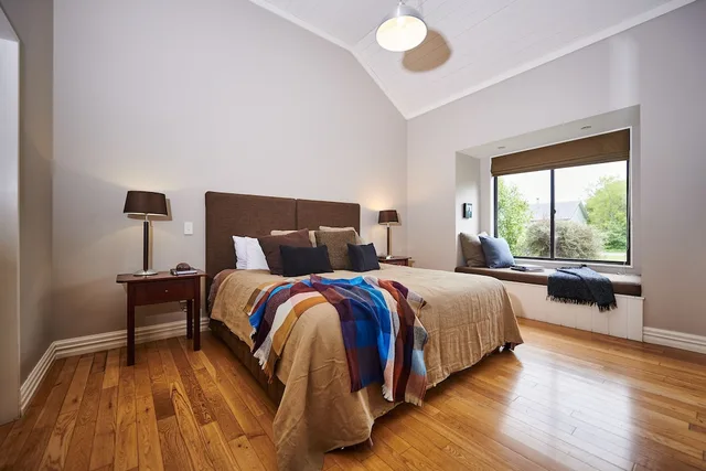 كوخ بسريرين منفصلين وسرير كينج، Parehua Resort 1/10