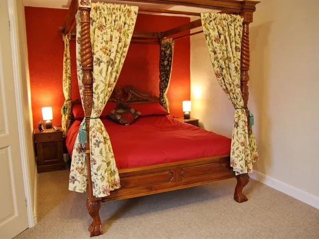 Room, 4 People, Queen Bed، Angel Guest House 1/2