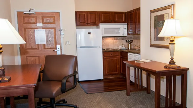 جناح، Staybridge Suites Wichita 2/2
