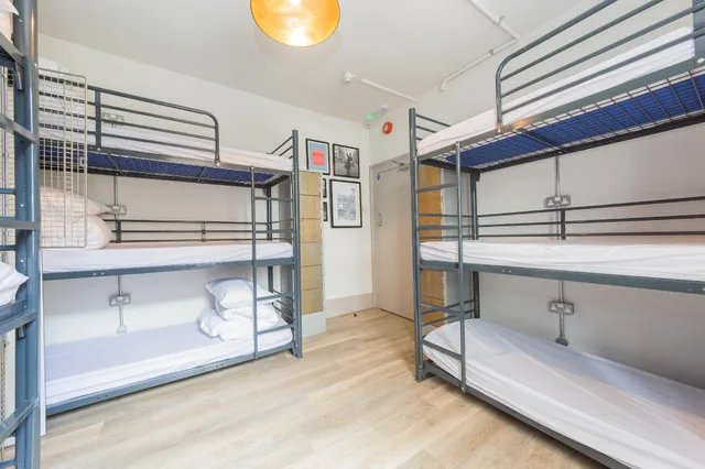 Mixed Dorm, 6 Beds, 6 Bunk Beds, Publove the Green Man Hostel 1/3
