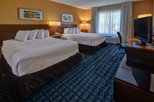 room, 2 queen beds, Fairfield Inn & Suites Memphis Southaven 2/2